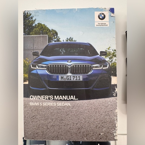 BMW 5 Series Sedan Owners Wallet Compact Manual Book - Picture 2 of 6